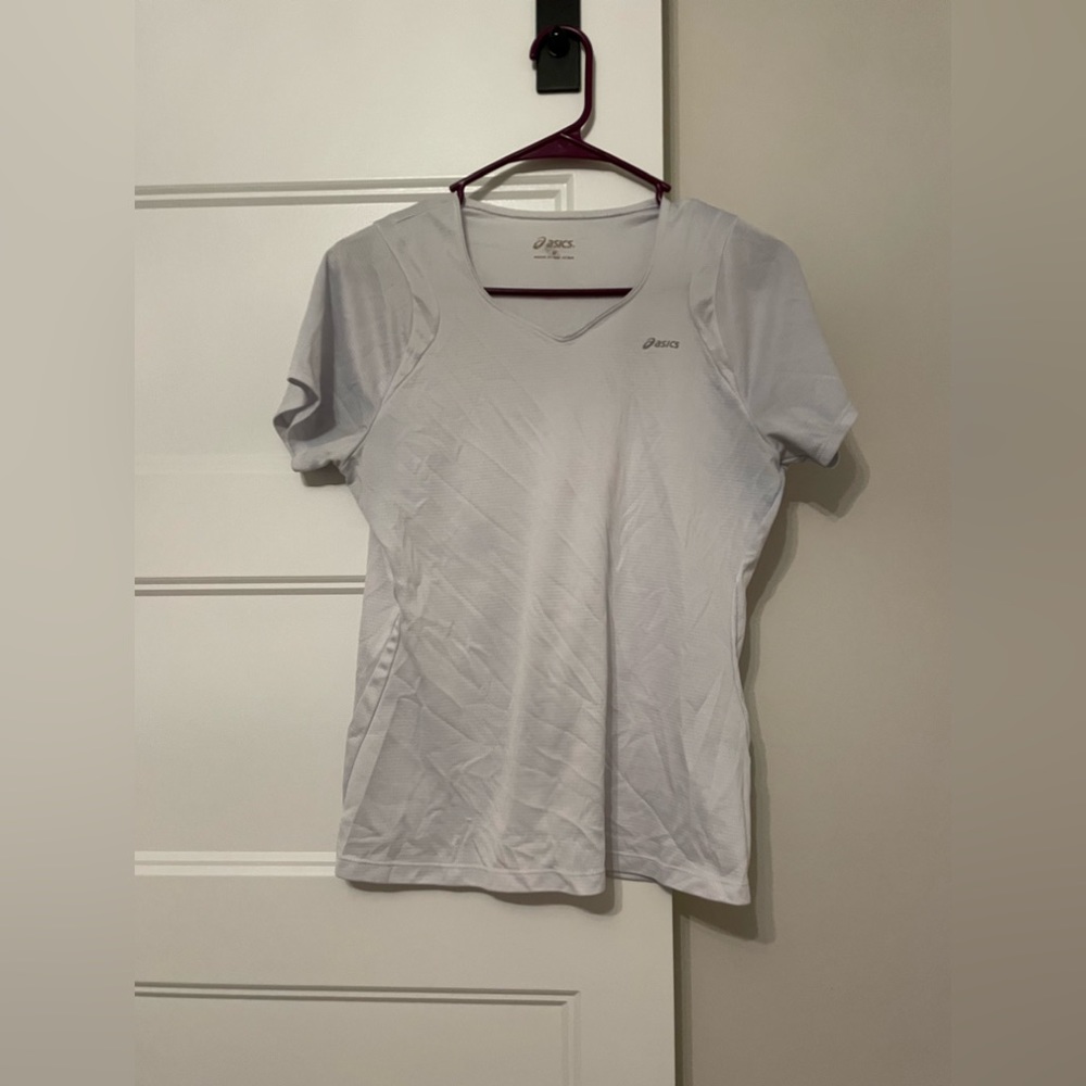 white athletic shirt